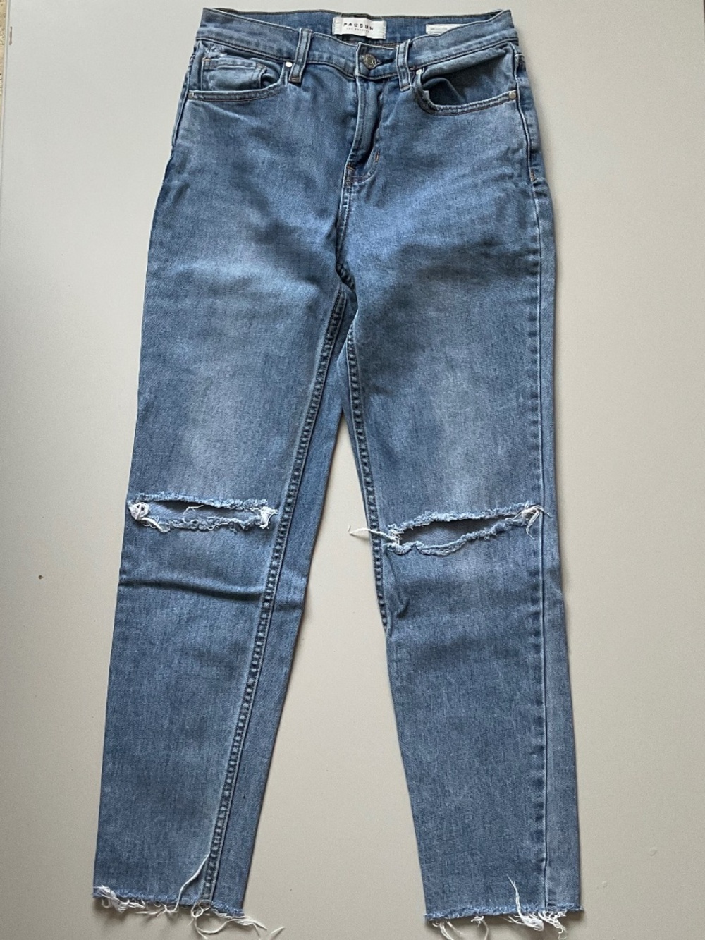 PACSUN Vintage Icon 25 Medium Wash Distressed Knee Jeans